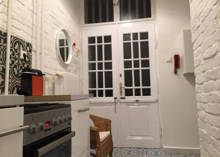 Trendy Home Near Basilica With Ac
